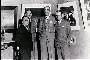 Кандиду Портинари (слева), вместе с Антониу Бенту, Марио де Андраде и Родригу Мелу Франку, 1936
